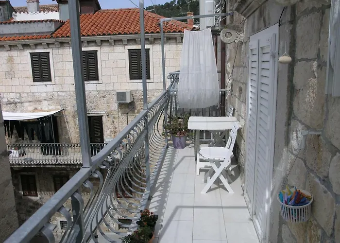 Hvar Lägenhet